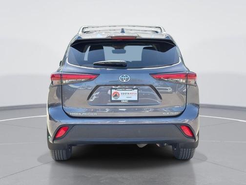 Magnetic Gray Metallic 2023 Toyota Highlander XLE