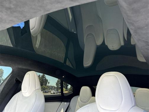 2022 Tesla Model S Plaid