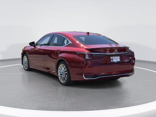 Matador Red Mica 2021 Lexus ES 300h Ultra Luxury
