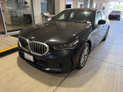Black Sapphire Metallic 2025 BMW 530 i
