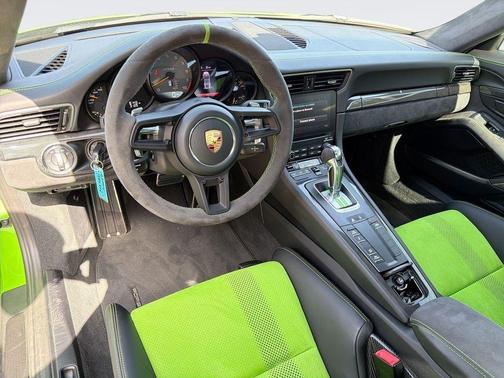 Lizard Green 2019 Porsche 911 GT3 RS