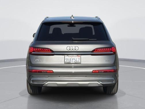 2023 Audi Q7 45 Premium Plus