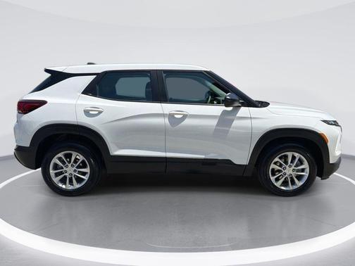 Summit White 2025 Chevrolet Trailblazer LS