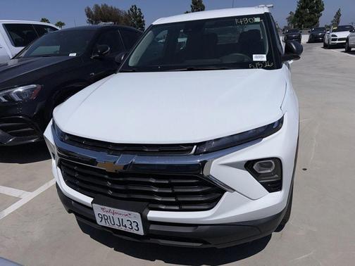 Summit White 2025 Chevrolet Trailblazer LS