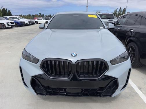 Gray Metallic 2024 BMW X6 xDrive40i