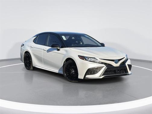 2022 Toyota Camry Hybrid XSE