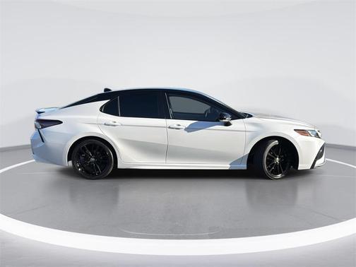 2022 Toyota Camry Hybrid XSE