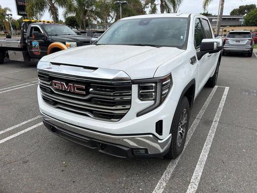 Summit White 2025 GMC Sierra 1500 SLT