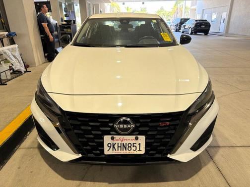 Glacier White 2024 Nissan Altima 2.5 SR