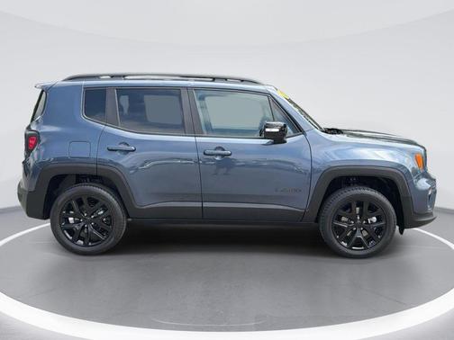 Slate Blue Pearlcoat 2022 Jeep Renegade Altitude