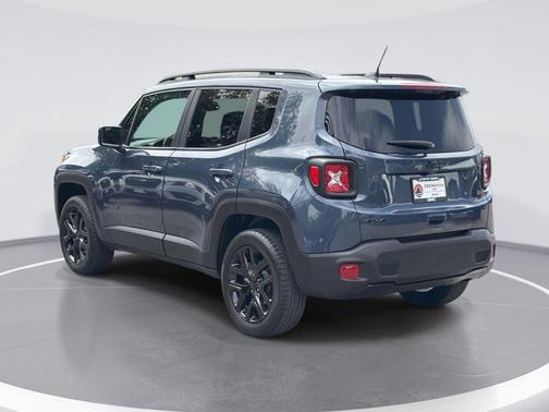 Slate Blue Pearlcoat 2022 Jeep Renegade Altitude