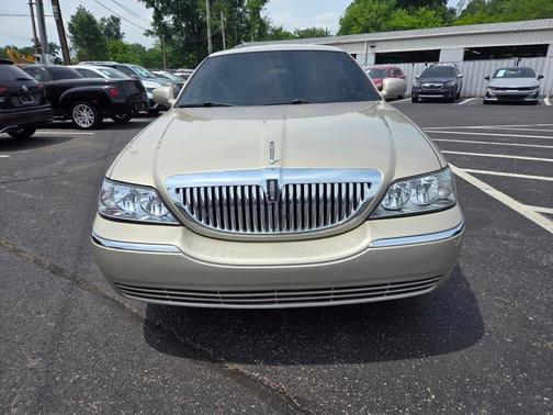 2008 Lincoln Town Car Signature Limited