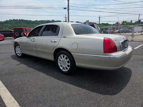 2008 Lincoln Town Car Signature Limited