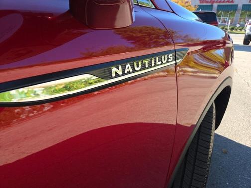 2021 Lincoln Nautilus Reserve
