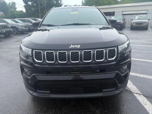 Diamond Black 2024 Jeep Compass Latitude Lux