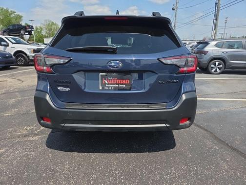 Cosmic Blue Pearl 2025 Subaru Outback Onyx Edition