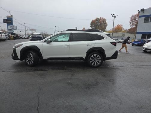 2024 Subaru Outback Touring