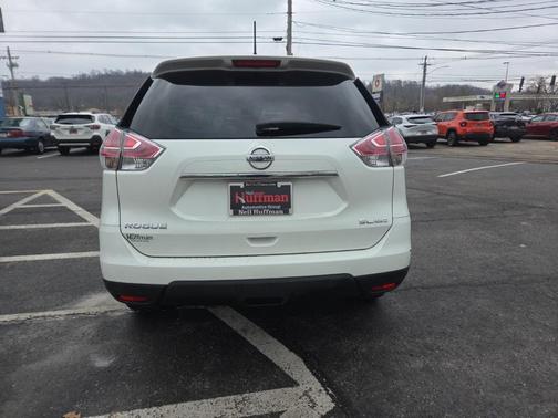 2016 Nissan Rogue SL