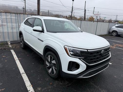 2024 Volkswagen Atlas Cross Sport 2.0T SE w/Technology