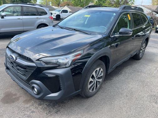 Crystal Black Silica 2024 Subaru Outback Premium