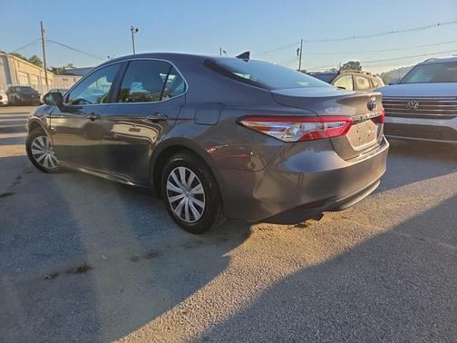 2020 Toyota Camry Hybrid LE