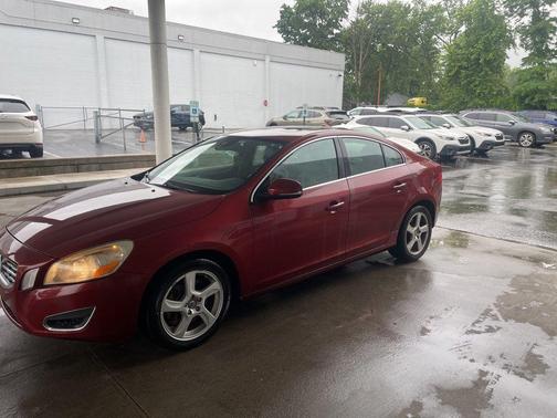 Flamenco Red Metallic 2012 Volvo S60 T5