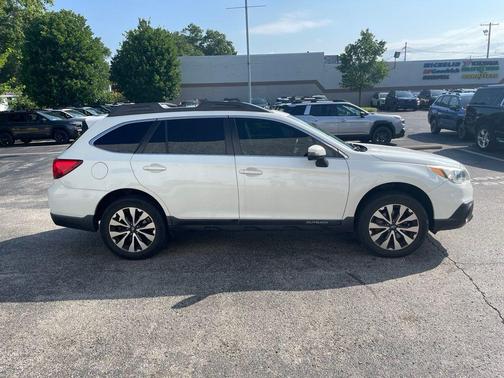 Crystal White Pearl 2017 Subaru Outback 2.5i Limited