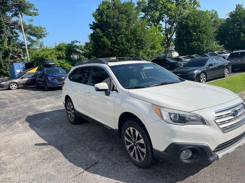 Crystal White Pearl 2017 Subaru Outback 2.5i Limited