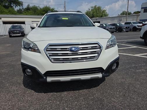 Crystal White Pearl 2017 Subaru Outback 2.5i Limited