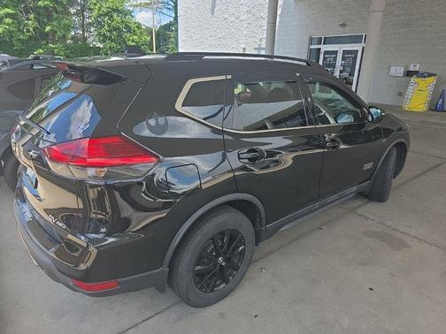 Magnetic Black 2017 Nissan Rogue SV