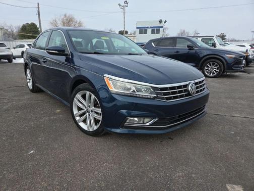 2018 Volkswagen Passat 2.0T SE w/ Technology