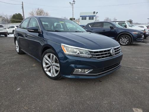 2018 Volkswagen Passat 2.0T SE w/ Technology