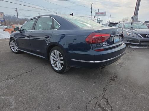 2018 Volkswagen Passat 2.0T SE w/ Technology