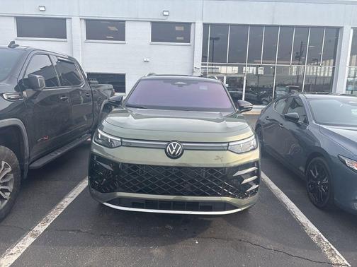 2025 Volkswagen Tiguan 2.0T SEL R-Line