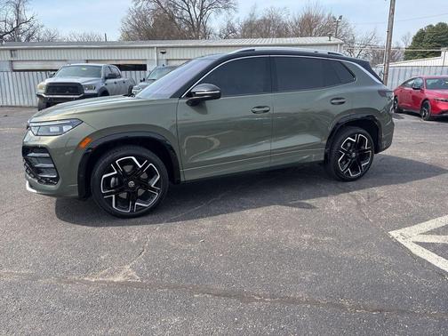 2025 Volkswagen Tiguan 2.0T SEL R-Line