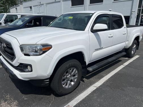 Super White 2017 Toyota Tacoma SR5