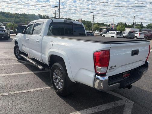 Super White 2017 Toyota Tacoma SR5