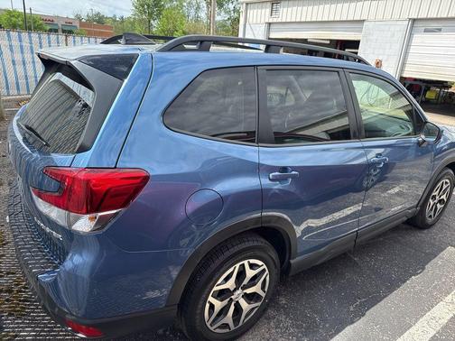 Horizon Blue Pearl 2024 Subaru Forester Premium