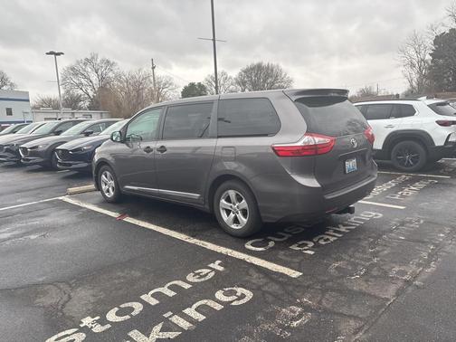 2015 Toyota Sienna L