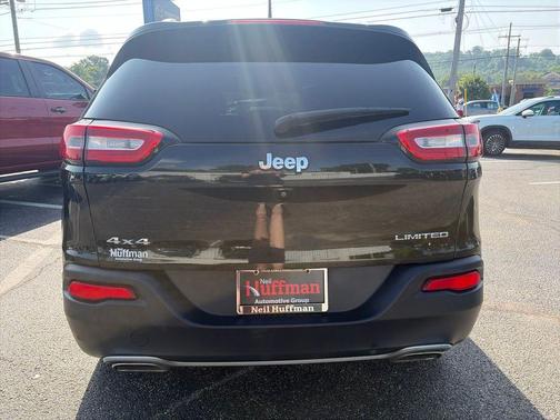 Brilliant Black Crystal Pearlcoat 2016 Jeep Cherokee Limited