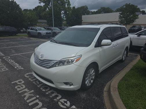 Blizzard Pearl 2015 Toyota Sienna Limited Premium