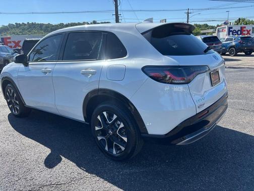 Platinum White Pearl 2026 Honda HR-V EX-L