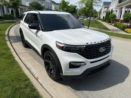 2023 Ford Explorer ST-Line