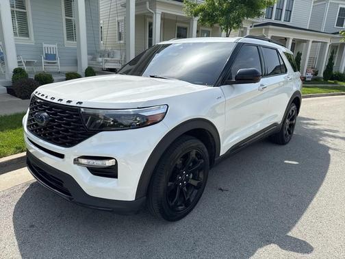 2023 Ford Explorer ST-Line