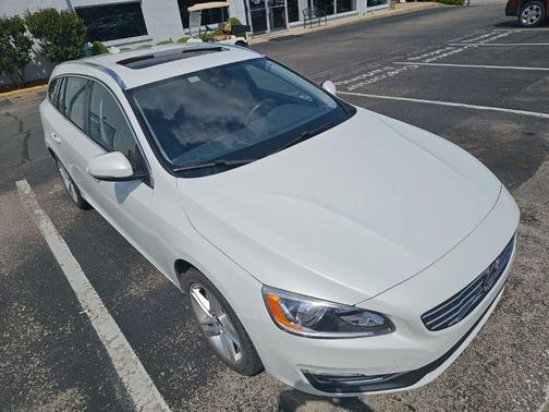 Crystal White Pearl 2015 Volvo V60 T5 Premier