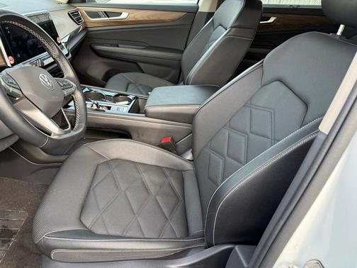 2025 Volkswagen Atlas 2.0T SE