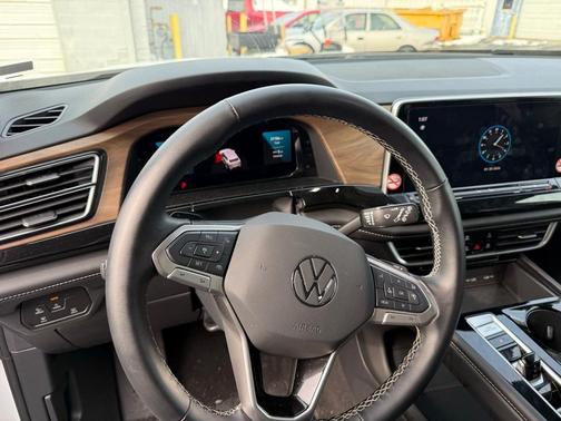 2025 Volkswagen Atlas 2.0T SE