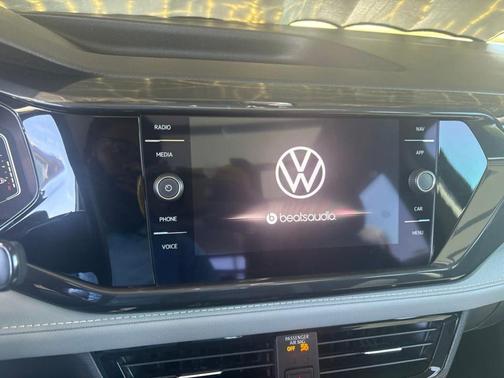 Deep Black Pearl Effect 2022 Volkswagen Taos 1.5T SEL