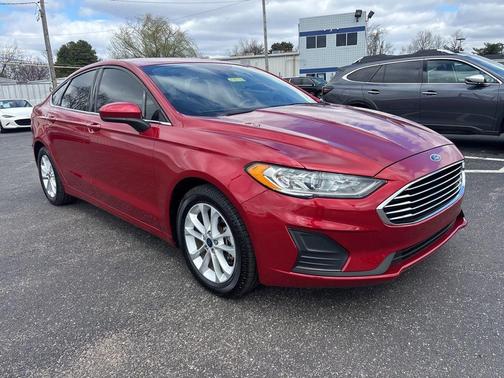 2020 Ford Fusion SE