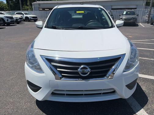 Cloud White 2016 Nissan Versa 1.6 SV